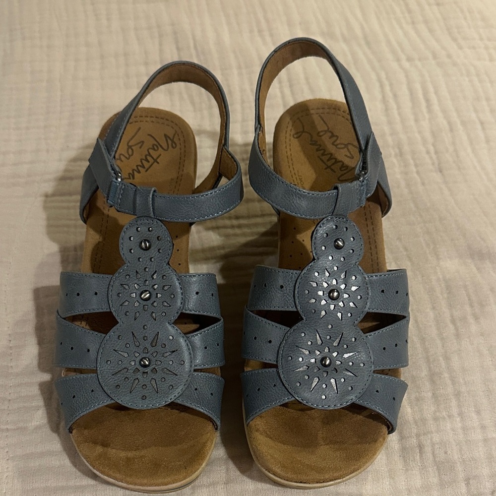 Natural Soul Blue Sandals with Cutout Design